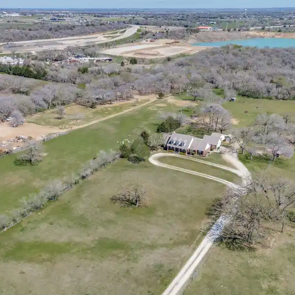 TRANQUIL 16.5-ACRE PROPERTY