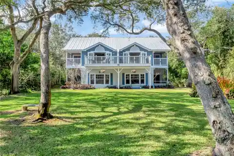 Versatile Property in Sought-after Location