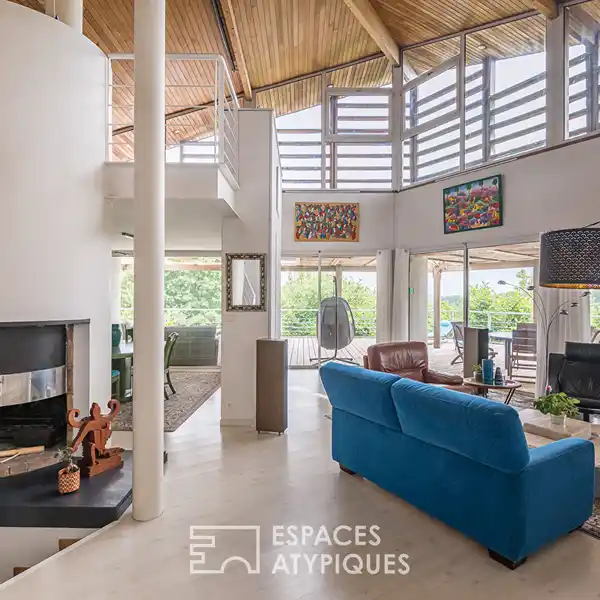 ARCHITECT-DESIGNED VILLA IN HAUT BOULIAC