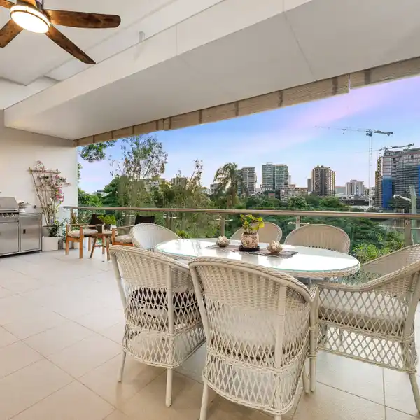 PENTHOUSE ATOP THE RIVERPOINT COMPLEX