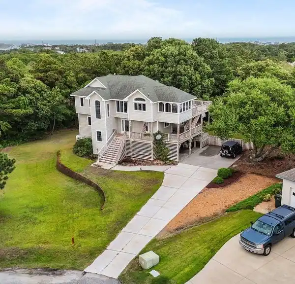 OUTER BANKS RETREAT NEXT TO JOCKEY'S RIDGE STATE PARK