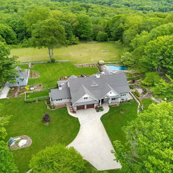 MODERN CRAFTSMAN COUNTRYSIDE RETREAT