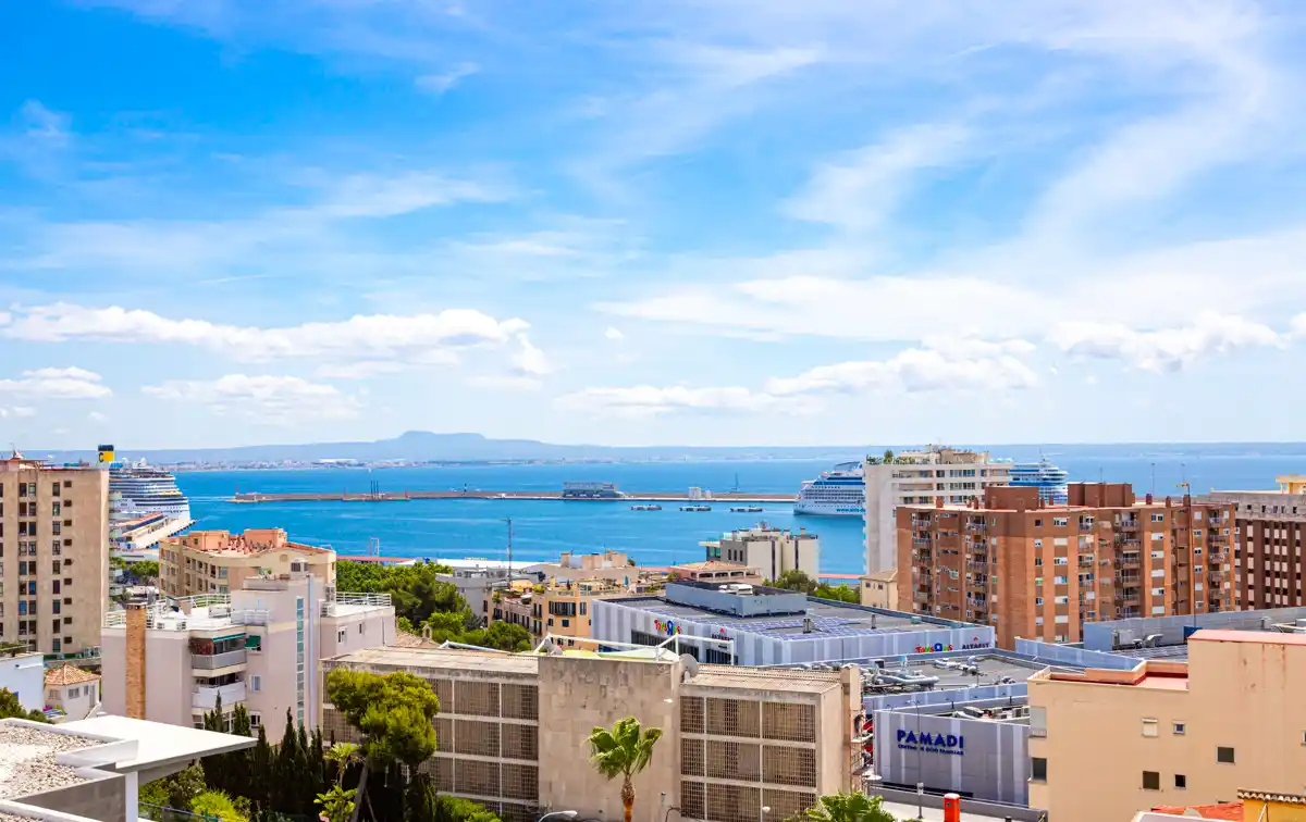 Fantastic Penthouse in a Small Complex with Views over the Bay of Palma