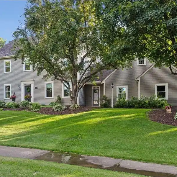 WARMTH, CHARM AND LUXURY IN THE HEART OF OLYMPIC HILLS