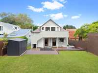 SUPER-SIZED FAMILY LIVING