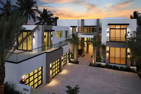 Spectacular New Modern Waterfront Estate