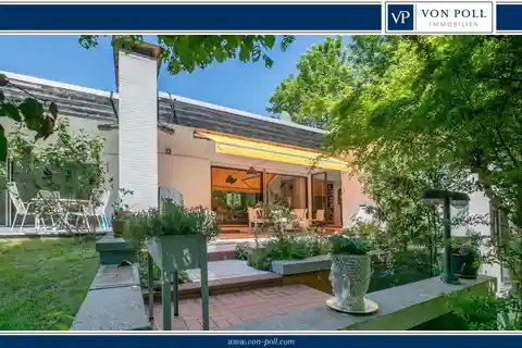Luxurious Bungalow on Expansive Property