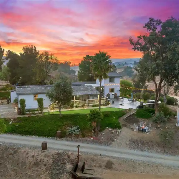 HILLTOP HAVEN IN WINE COUNTRY