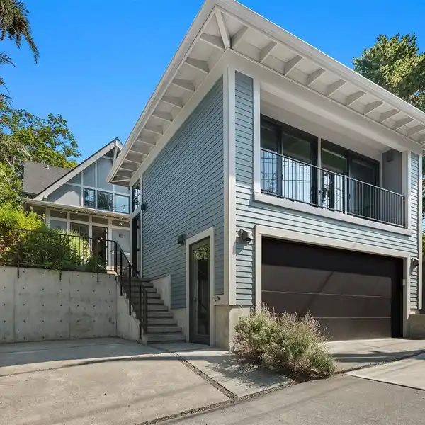 REBUILT QUEEN ANNE CRAFTSMAN