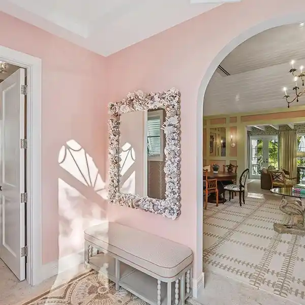 INCREDIBLY CHIC BERMUDA-STYLE HOME