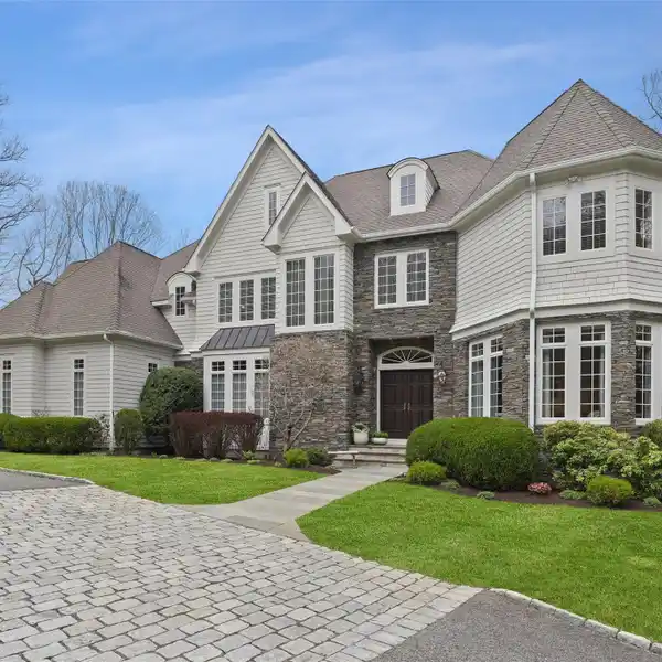 MODERN COLONIAL RETREAT