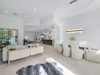 Exquisite Residence on a Private Lot in Delasol