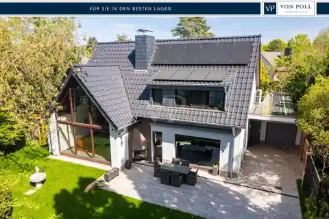 Exceptional and Energy-efficient Architect's Home