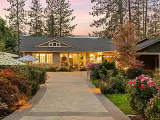 Luxurious Lakefront Private Resort