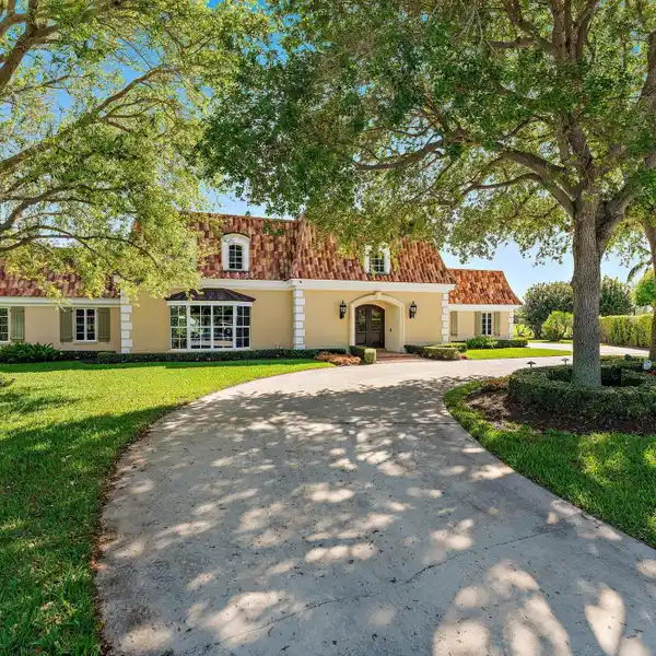 STATELY FRENCH COUNTRY ESTATE HOME