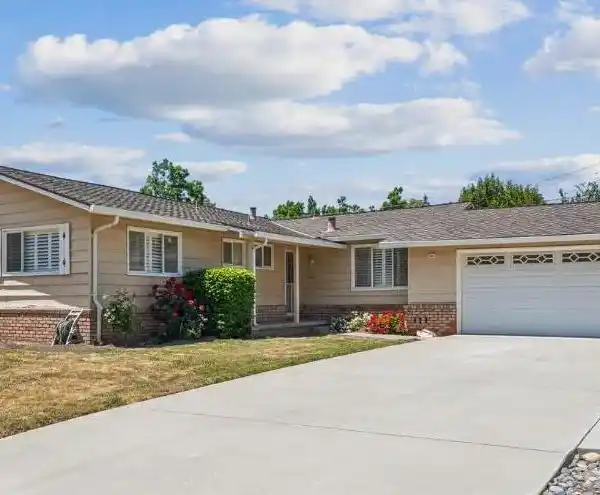 CREATE YOUR DREAM HOME IN A DESIRABLE NEIGHBORHOOD