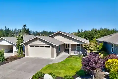 Peaceful Entertainer’s Dream with Waterfall Views