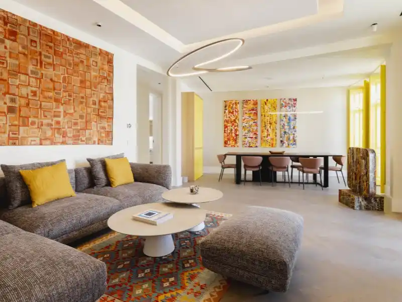 Elegant and Comfortable Apartment on Iconic Avenida Almirante Reis