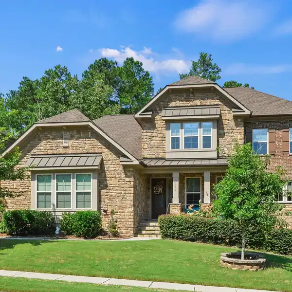 EYE-CATCHING HOME IN BEAR CREEK