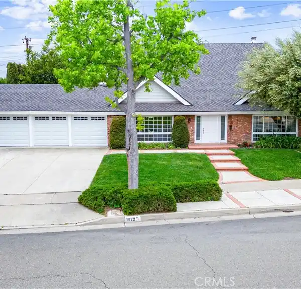 BEAUTIFULLY REMODELED HOME IN MEREDITH ACRES