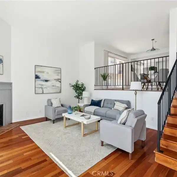 AMAZING TOWNHOME NEAR ALL AMENITIES
