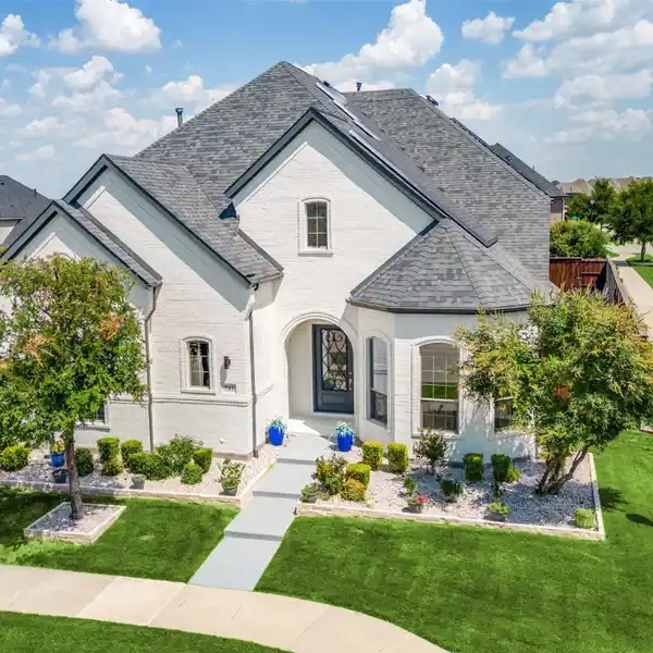 BEAUTIFUL HOME IN THE HIGHLY SOUGHT-AFTER WINDSONG RANCH