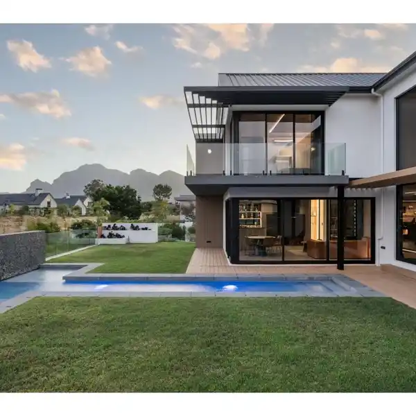 BREATHTAKING MODERN HOME