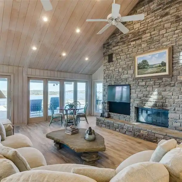INCREDIBLE HOME IN SOUGHT-AFTER SPORTSMAN'S WORLD