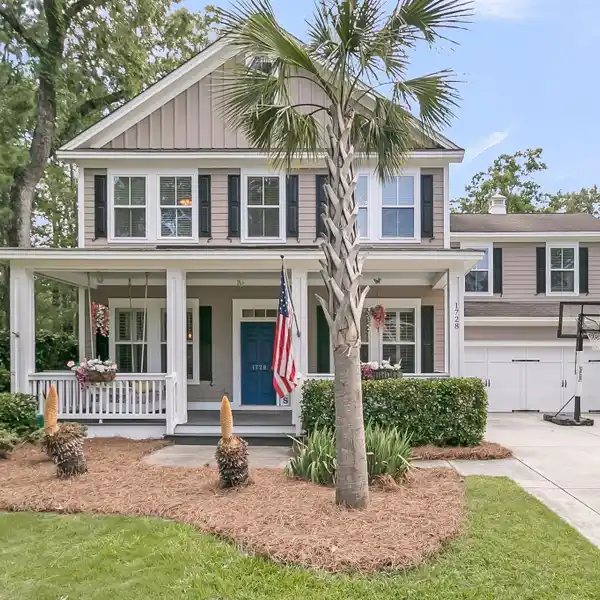 BEAUTIFULLY MAINTAINED HOME IN THE PEMBROKE SECTION OF PARK WEST