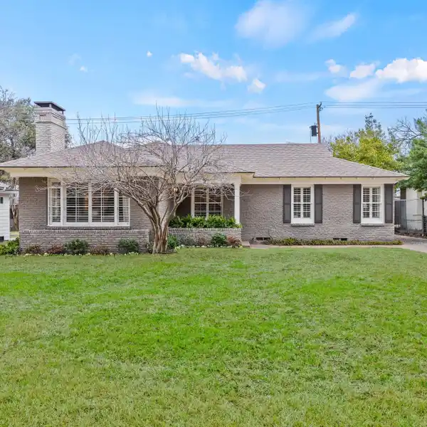 ADORABLE HOME IN COVETED GREENWAY CREST