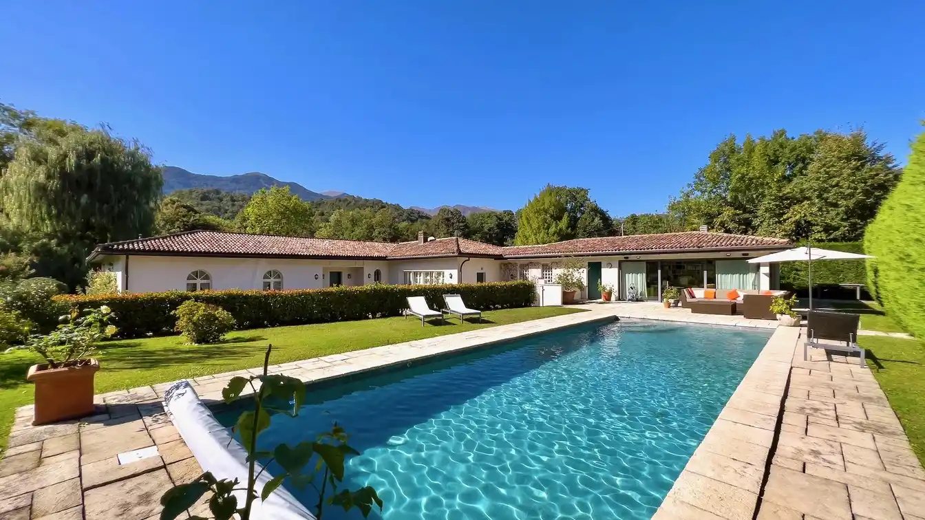 Private and Sunny Property