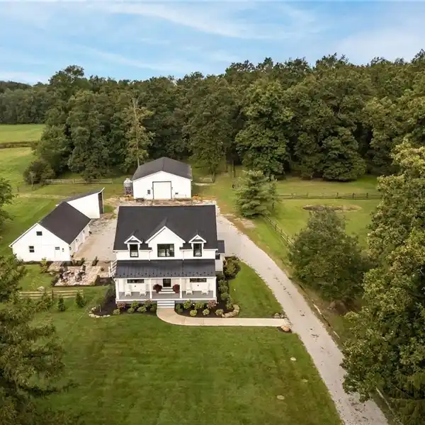 ONE-OF-A-KIND 10 ACRE ESTATE