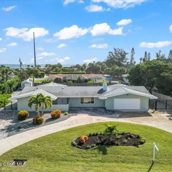 RENOVATED POOL HOME WITH PRIVATE BEACH ACCESS