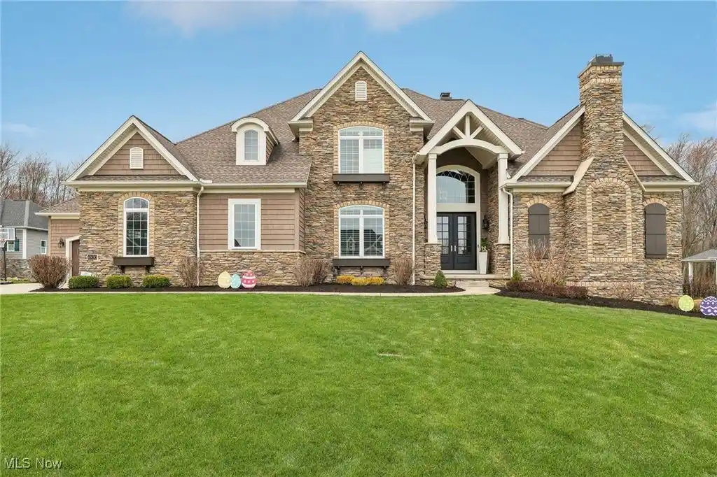 Breathtaking Custom-built Retreat