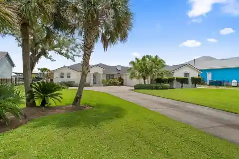 Riverfront Living in the North Florida Keys