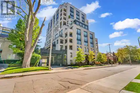 Distinguished Forest Hill Luxury Residence