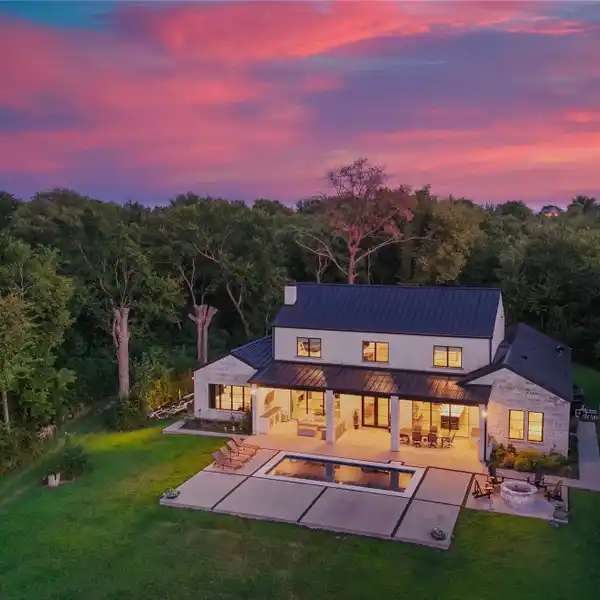 EXTRAORDINARY WATERFRONT ESTATE IN 505 RANCH