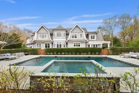 Grand Estate of Hamptons Traditional Style