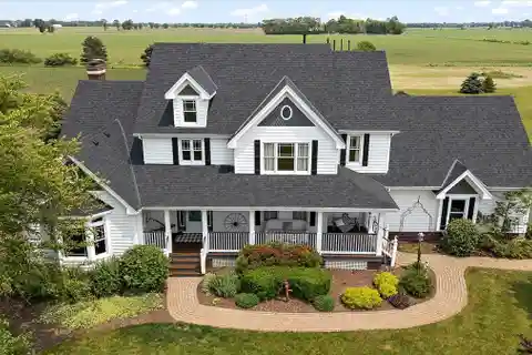 Outstanding 20-Acre Estate