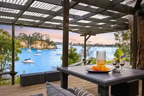 Waterfront Haven with Direct Harbour Access