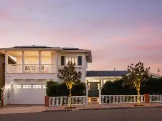 French Oak Floors Enhance Coastal Sophistication