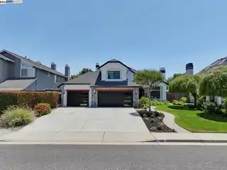 Contemporary Showpiece Offering Comfort and Style