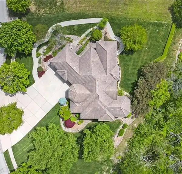 BEAUTIFULLY MAINTAINED HOME IN SADDLE RIDGE ESTATES