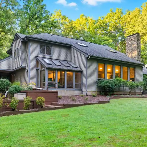 NEWLY REMODELED CONTEMPORARY HOME ON 3.39 ACRES