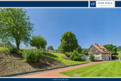 Exclusive Property for Horse Lovers and Car Enthusiasts