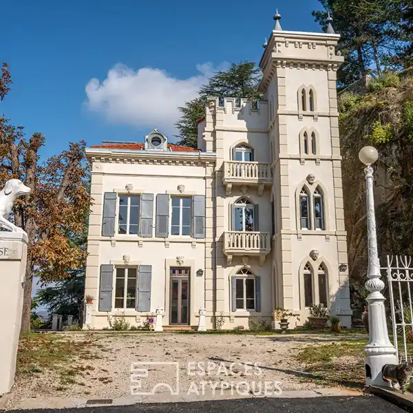 EXCEPTIONAL PROPERTY IN THE SECLUDED HEIGHTS OF TOURNON-SUR-RHONE