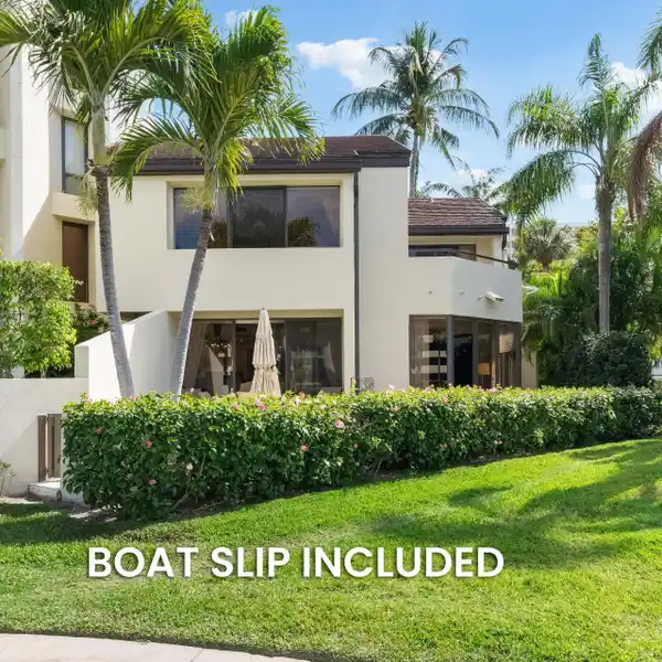 LUXURY TOWNHOME WITH PRIVATE BOAT SLIP