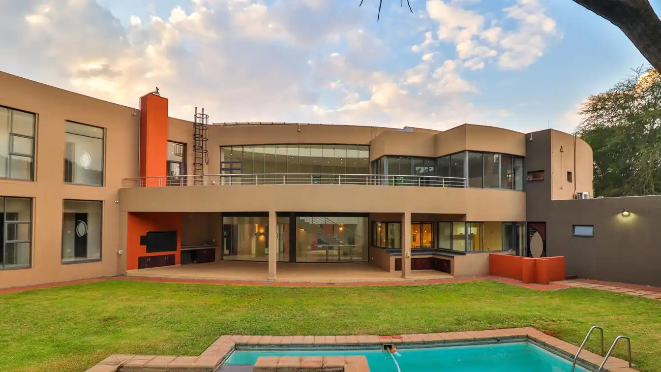 Extraordinary Home in the Prestigious Natures Valley Estate