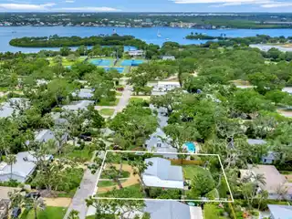 Beautifully Renovated Home in the Heart of Central Beach