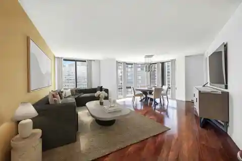 Sun-Drenched High-Floor Rental